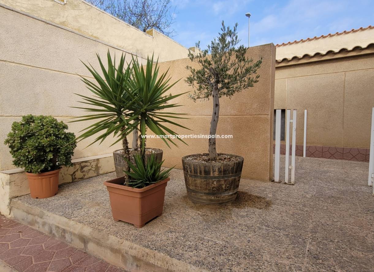 Wederverkoop - Detached Villa - La Marina - Urbanización La Marina