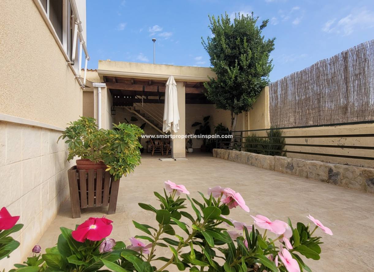 Wederverkoop - Detached Villa - La Marina - Urbanización La Marina