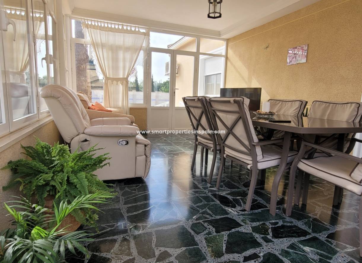 Wederverkoop - Detached Villa - La Marina - Urbanización La Marina