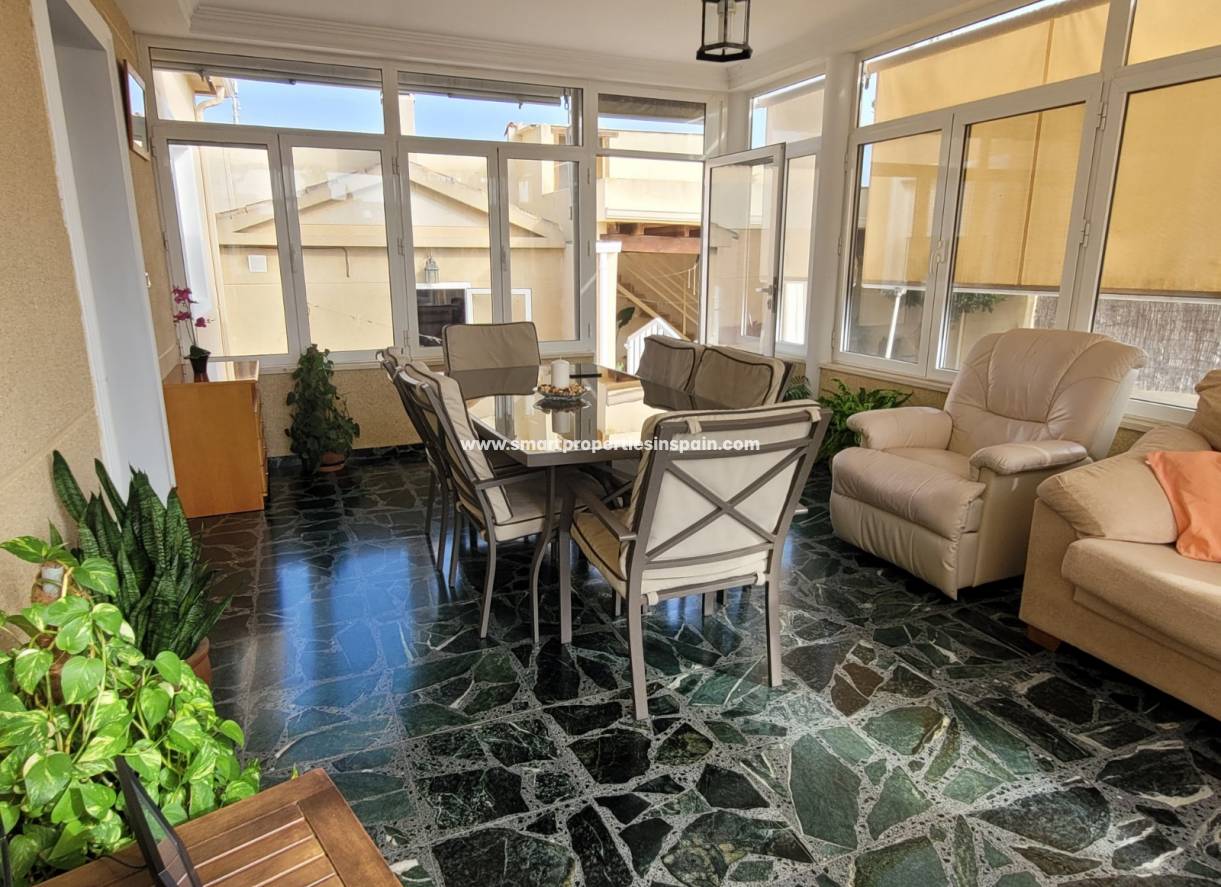 Wederverkoop - Detached Villa - La Marina - Urbanización La Marina