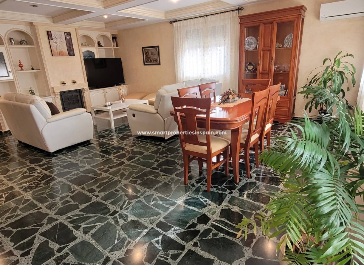 Wederverkoop - Detached Villa - La Marina - Urbanización La Marina