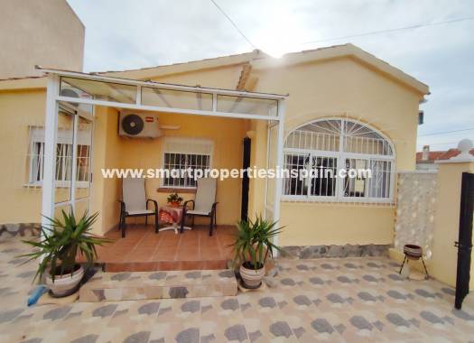 Wederverkoop - Detached Villa - La Marina - Urbanización La Marina