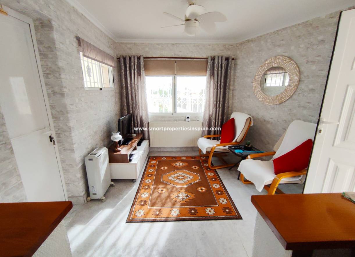 Wederverkoop - Detached Villa - La Marina - Urbanización La Marina