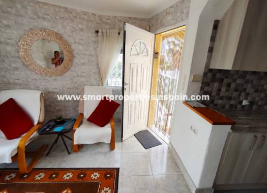 Wederverkoop - Detached Villa - La Marina - Urbanización La Marina