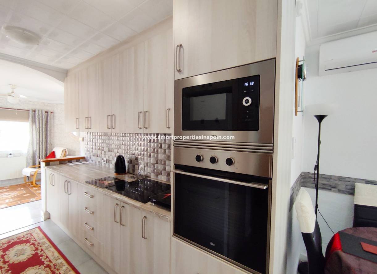 Wederverkoop - Detached Villa - La Marina - Urbanización La Marina