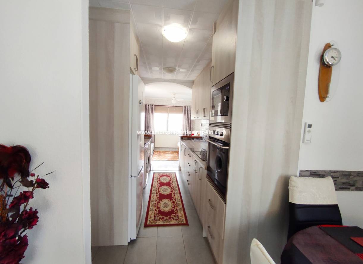 Wederverkoop - Detached Villa - La Marina - Urbanización La Marina