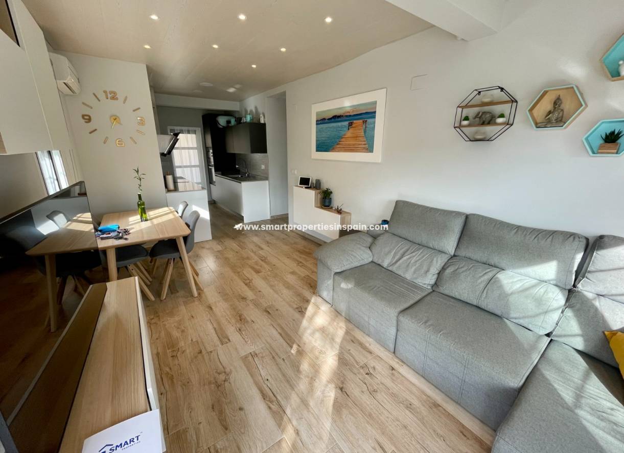 Wederverkoop - Detached Villa - La Marina - Urbanización La Marina