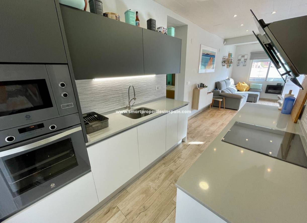 Wederverkoop - Detached Villa - La Marina - Urbanización La Marina
