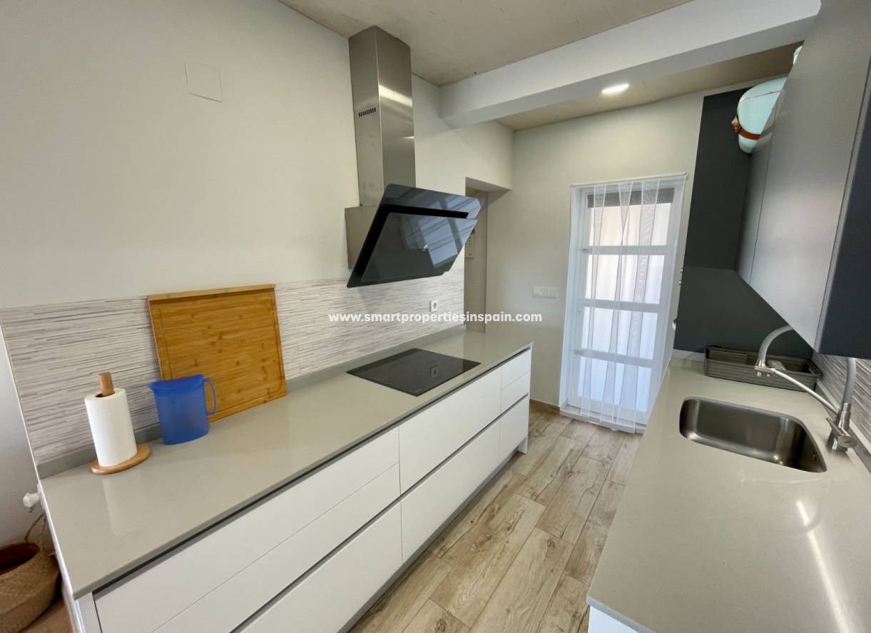 Wederverkoop - Detached Villa - La Marina - Urbanización La Marina
