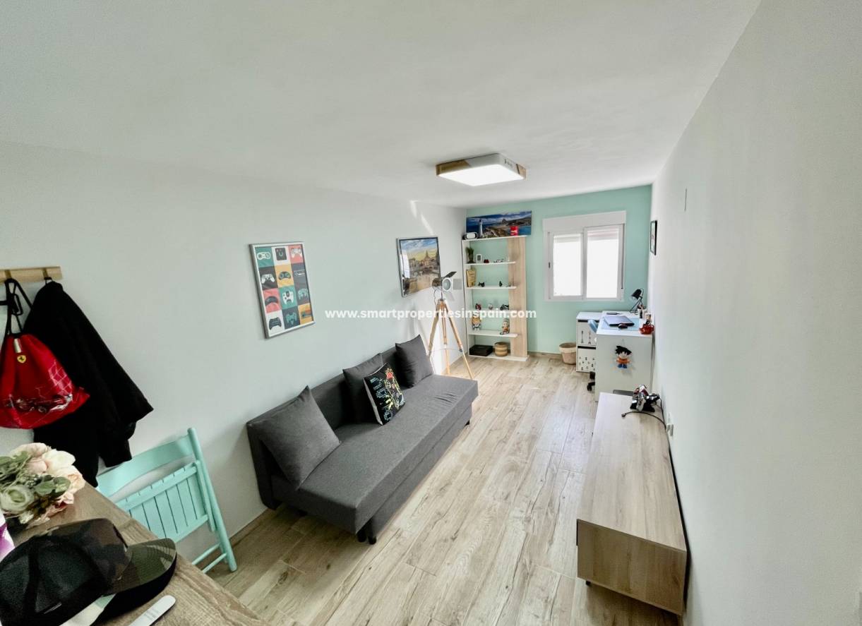 Wederverkoop - Detached Villa - La Marina - Urbanización La Marina