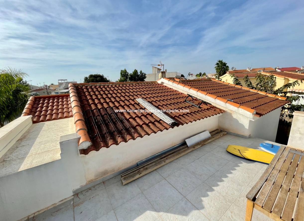 Wederverkoop - Detached Villa - La Marina - Urbanización La Marina