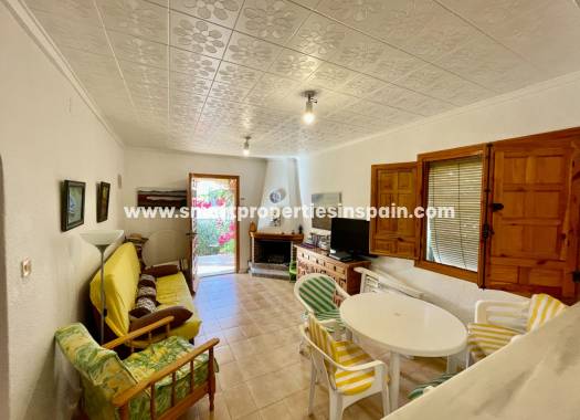 Wederverkoop - Detached Villa - La Marina - Urbanización La Marina