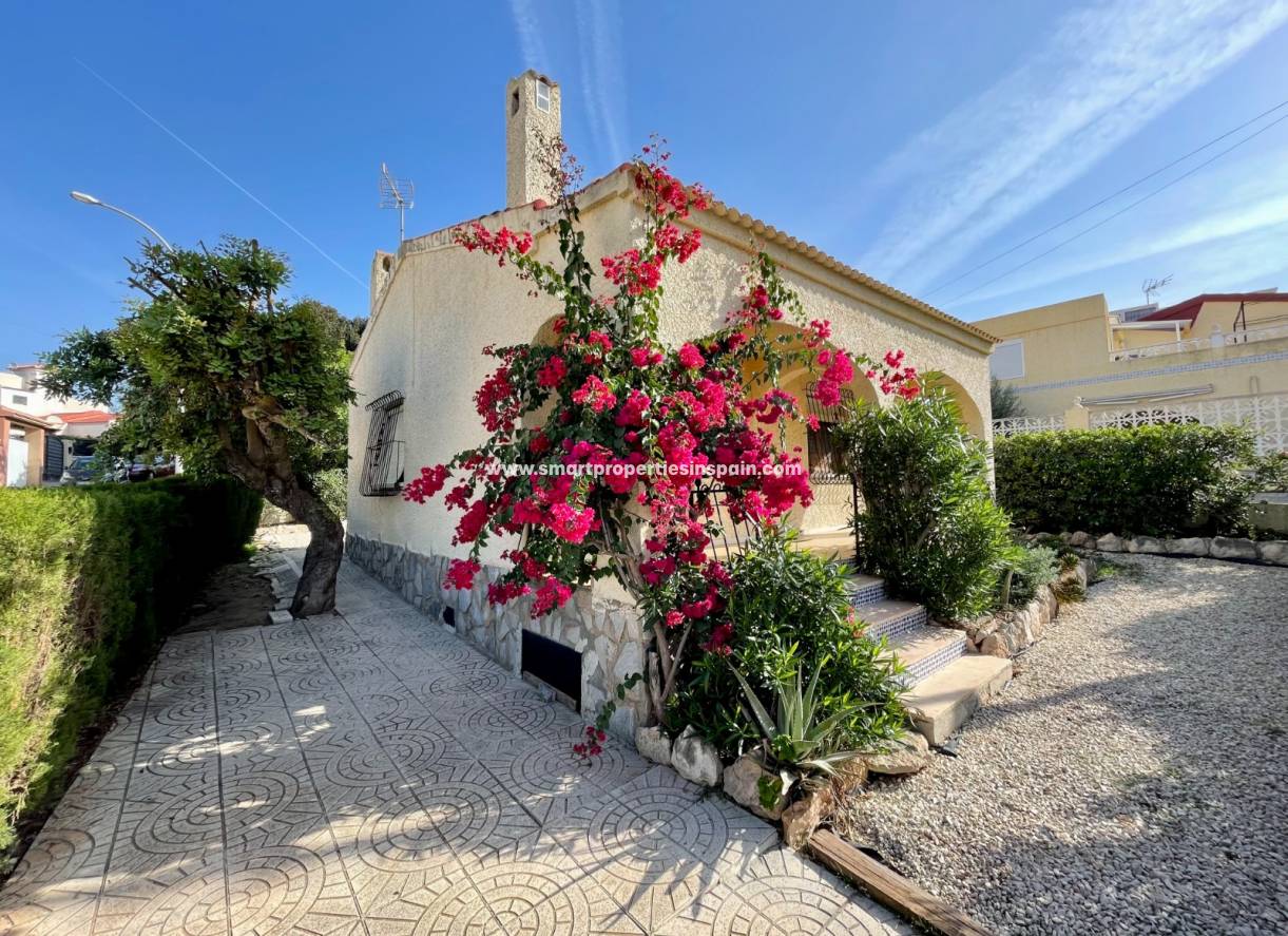 Wederverkoop - Detached Villa - La Marina - Urbanización La Marina