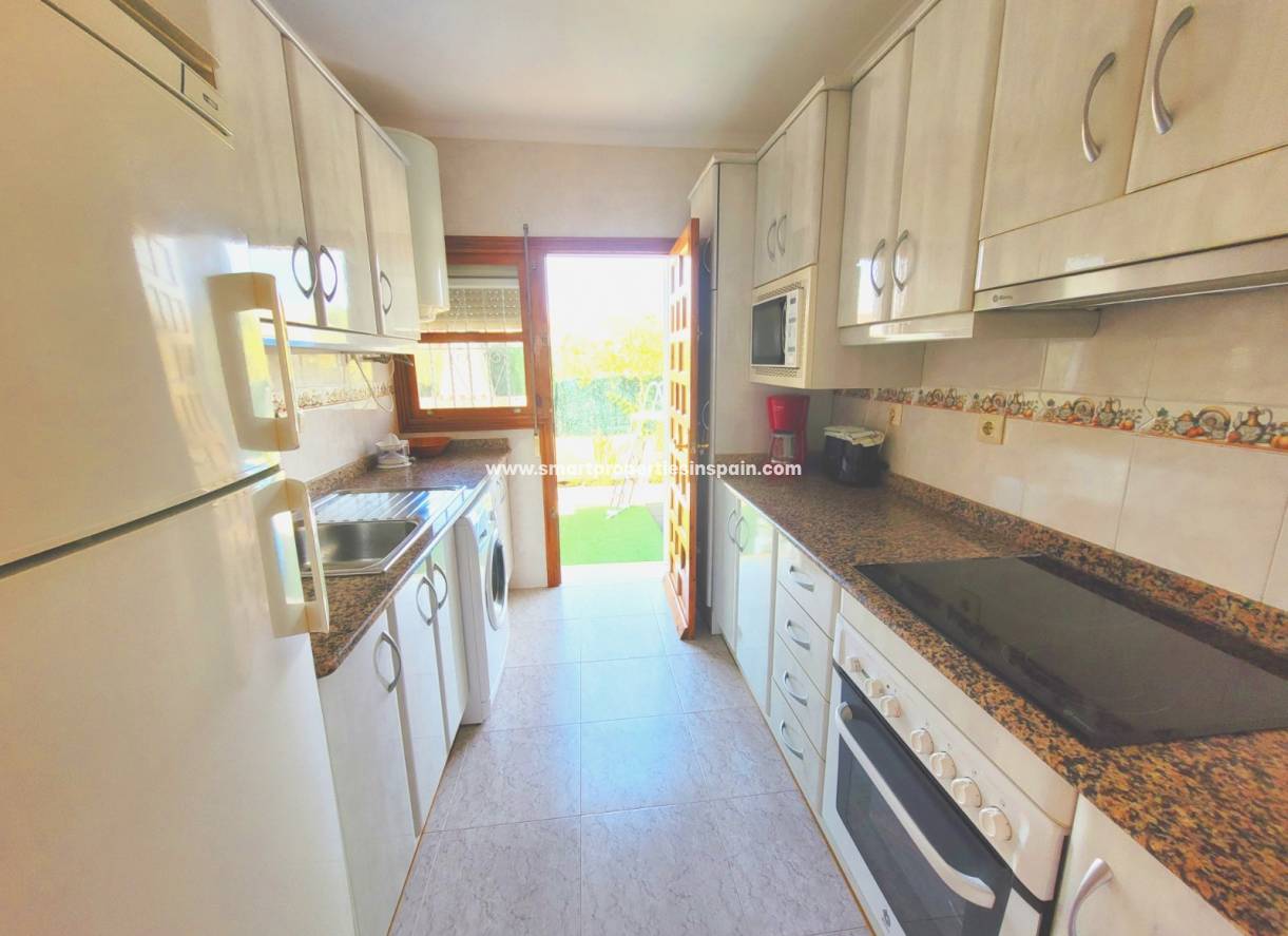 Wederverkoop - Detached Villa - La Marina - Urbanización La Marina