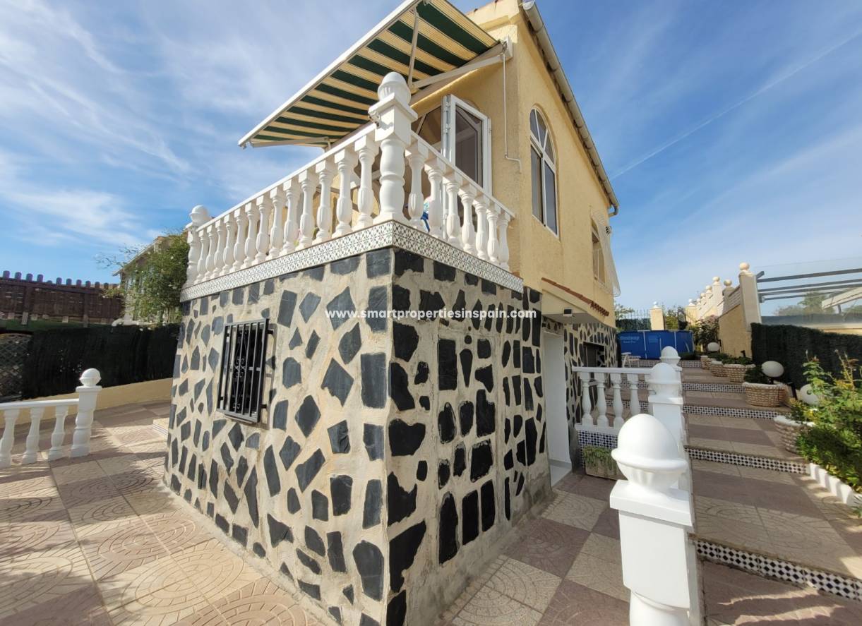 Wederverkoop - Detached Villa - La Marina - Urbanización La Marina