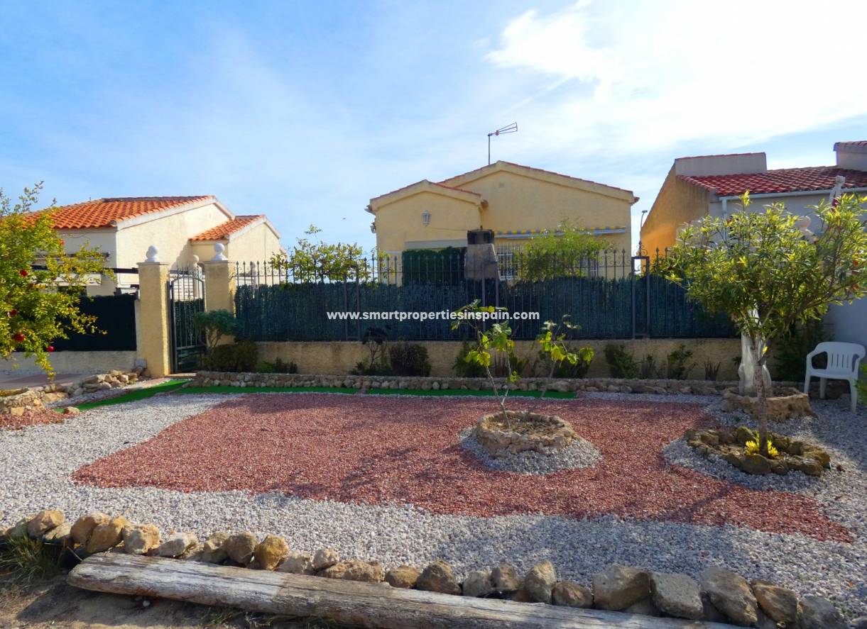 Wederverkoop - Detached Villa - La Marina - Urbanización La Marina