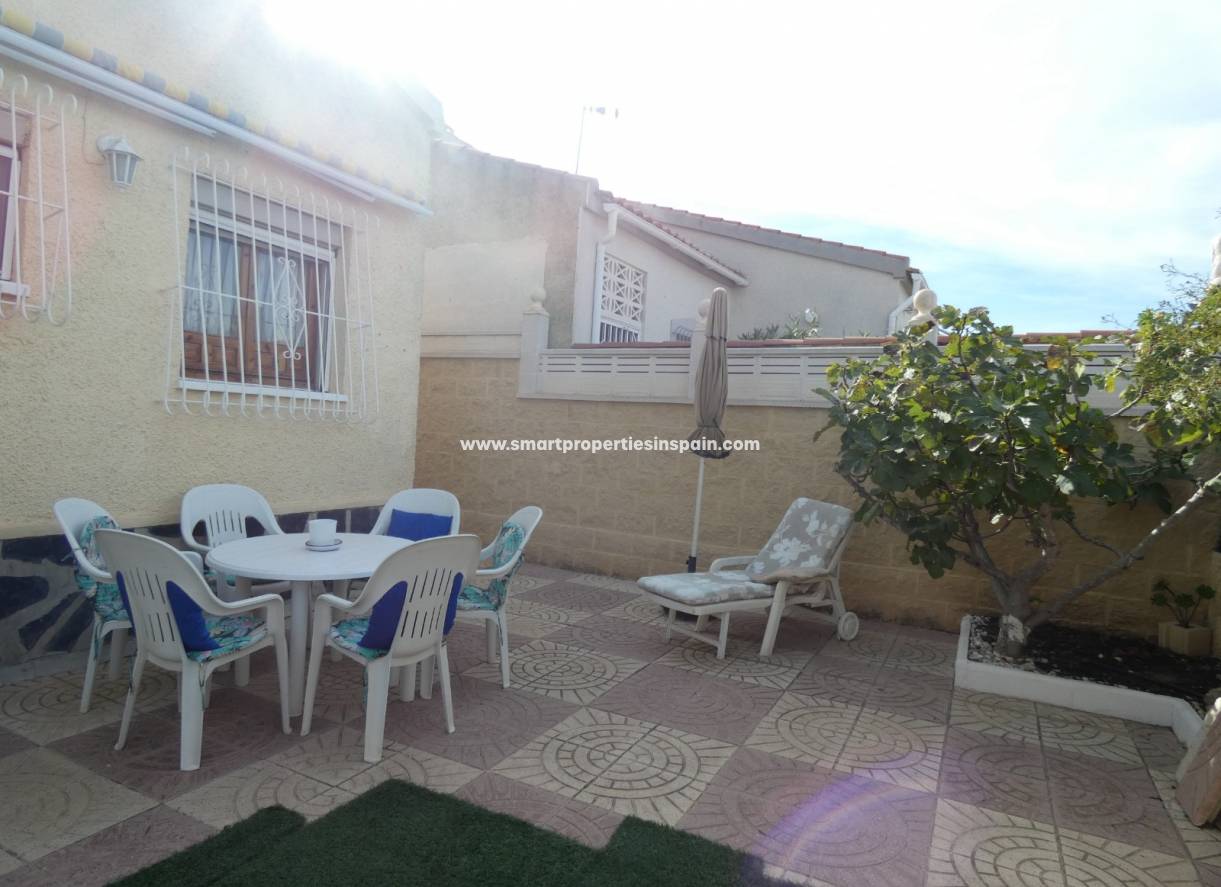 Wederverkoop - Detached Villa - La Marina - Urbanización La Marina