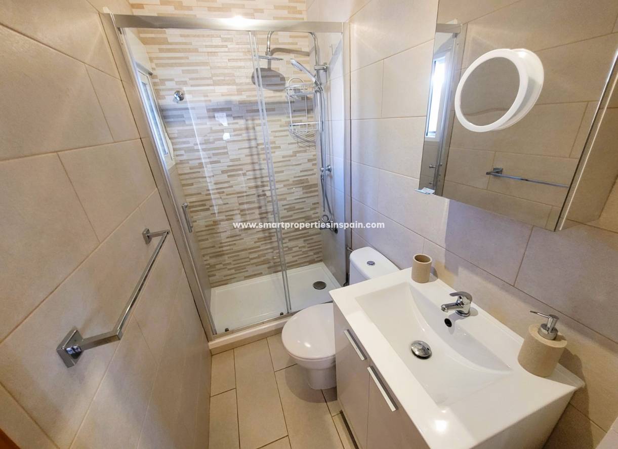 Wederverkoop - Detached Villa - La Marina - Urbanización La Marina