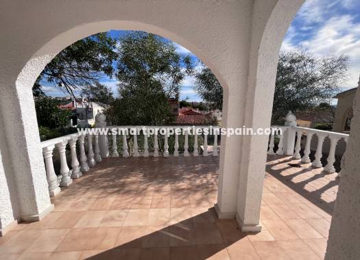 Wederverkoop - Detached Villa - La Marina - Urbanización La Marina