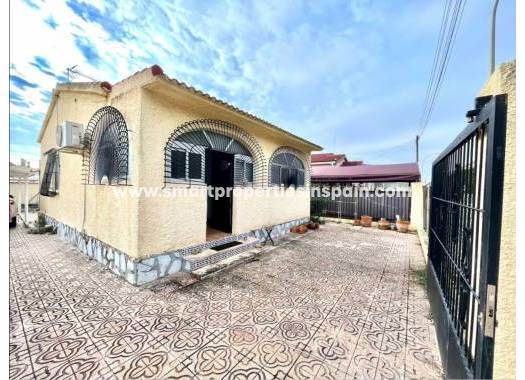 Wederverkoop - Detached Villa - La Marina - Urbanización La Marina