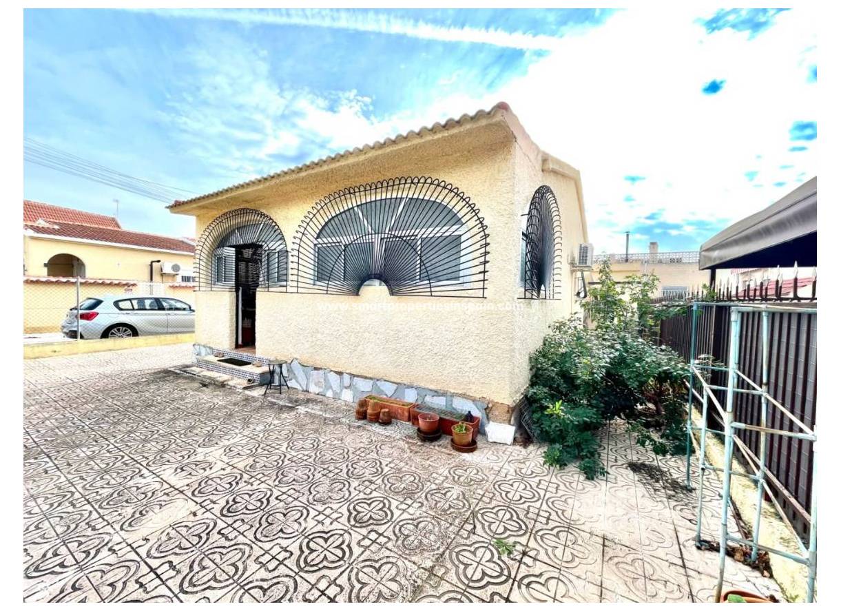 Wederverkoop - Detached Villa - La Marina - Urbanización La Marina