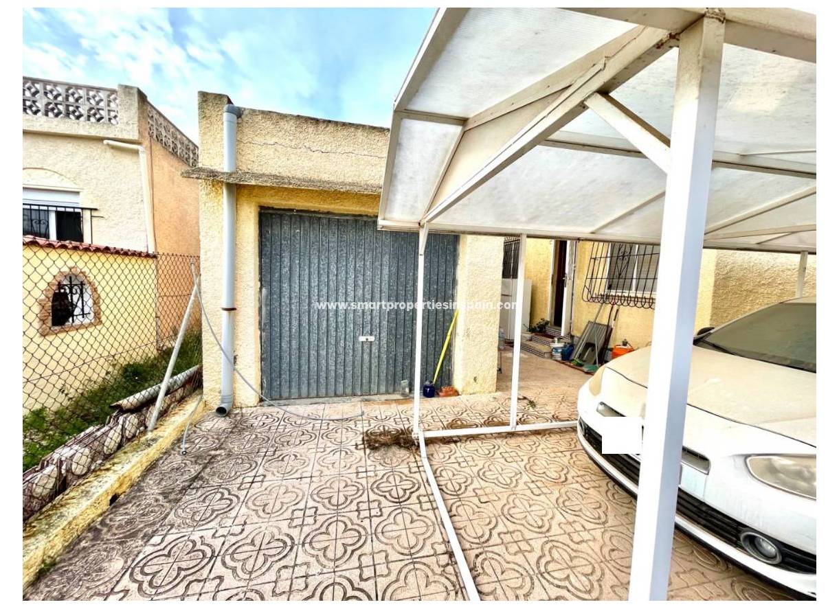 Wederverkoop - Detached Villa - La Marina - Urbanización La Marina