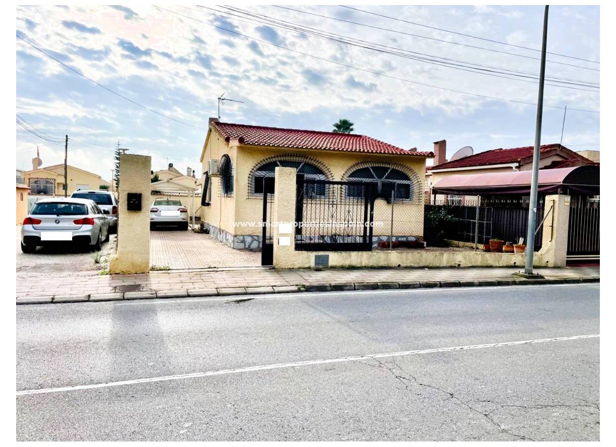 Wederverkoop - Detached Villa - La Marina - Urbanización La Marina