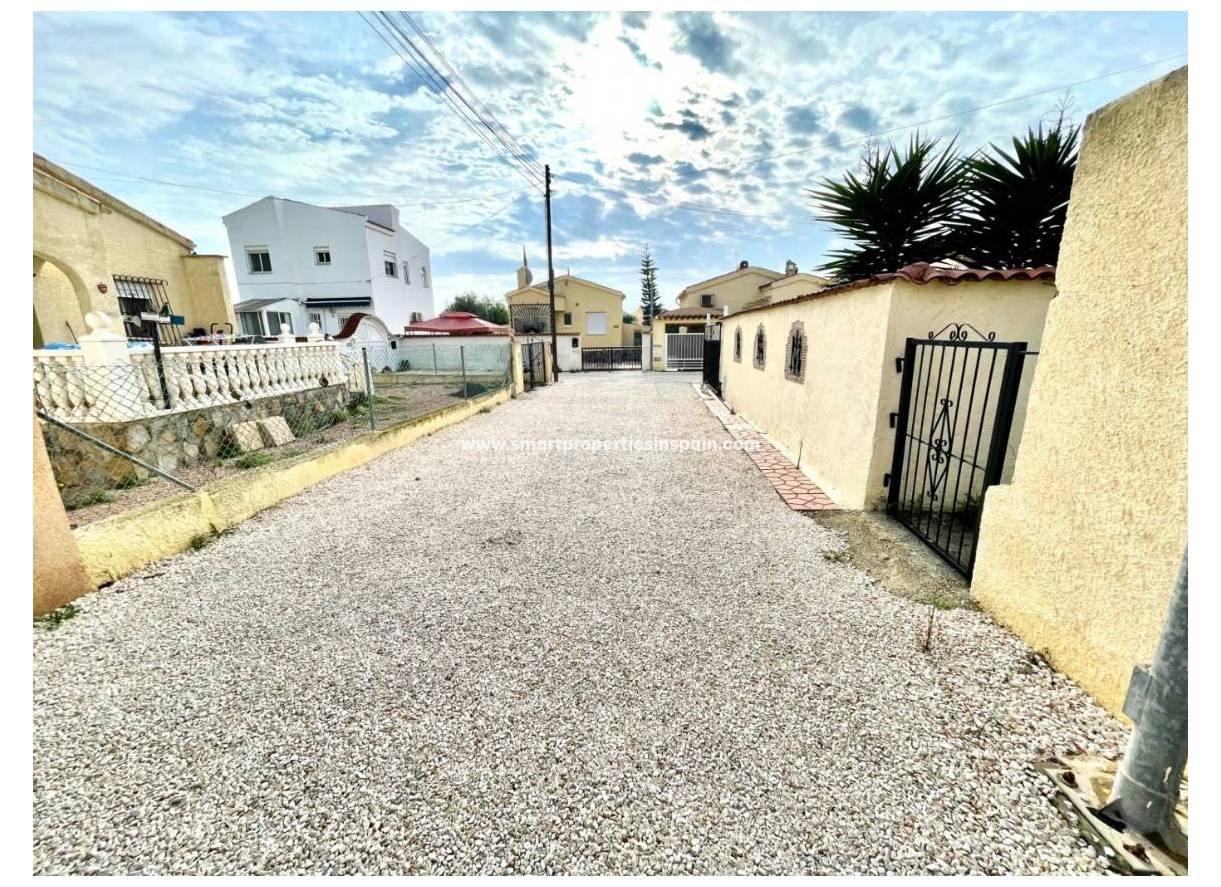 Wederverkoop - Detached Villa - La Marina - Urbanización La Marina