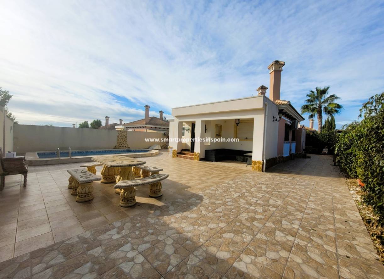 Wederverkoop - Detached Villa - La Marina - Urbanización La Marina