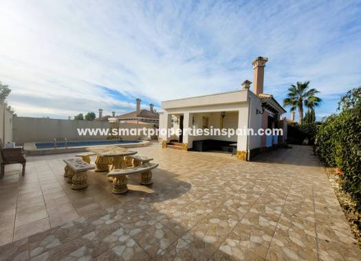 Wederverkoop - Detached Villa - La Marina - Urbanización La Marina