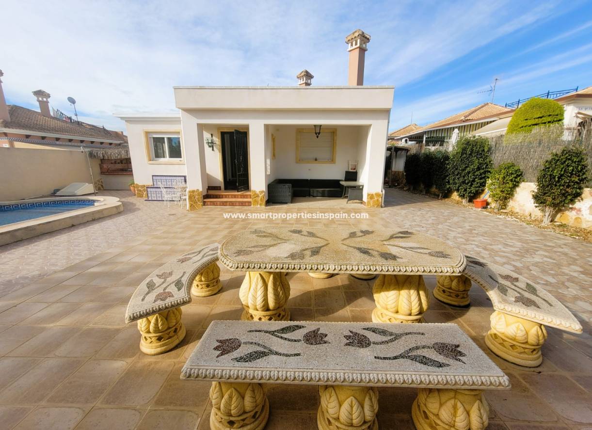 Wederverkoop - Detached Villa - La Marina - Urbanización La Marina