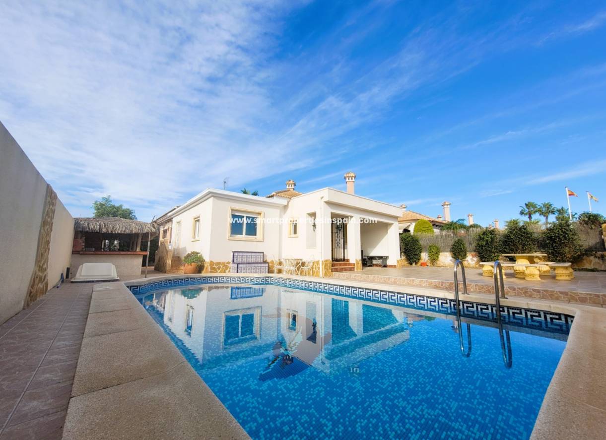 Wederverkoop - Detached Villa - La Marina - Urbanización La Marina