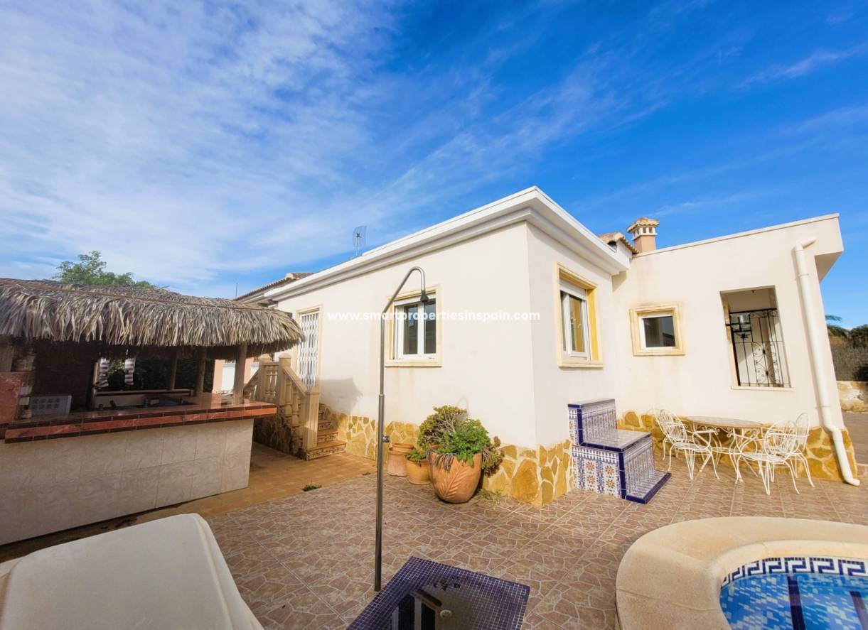 Wederverkoop - Detached Villa - La Marina - Urbanización La Marina