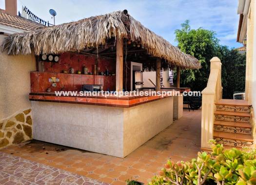 Wederverkoop - Detached Villa - La Marina - Urbanización La Marina