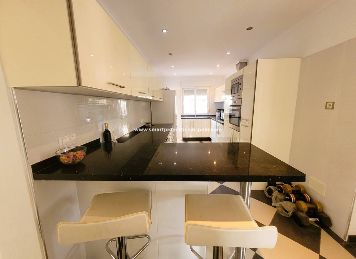 Wederverkoop - Detached Villa - La Marina - Urbanización La Marina