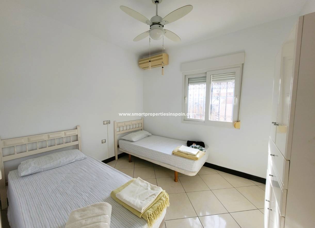Wederverkoop - Detached Villa - La Marina - Urbanización La Marina