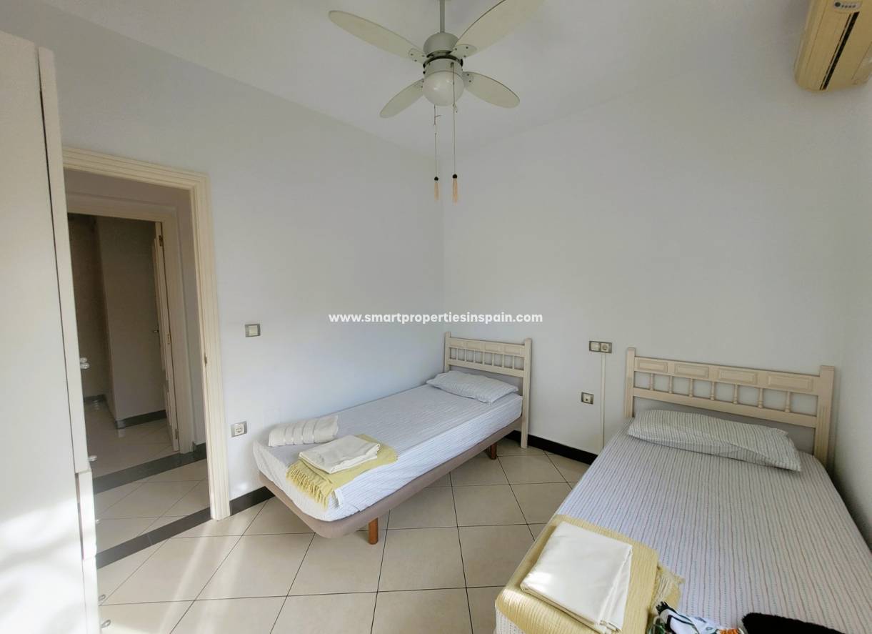 Wederverkoop - Detached Villa - La Marina - Urbanización La Marina