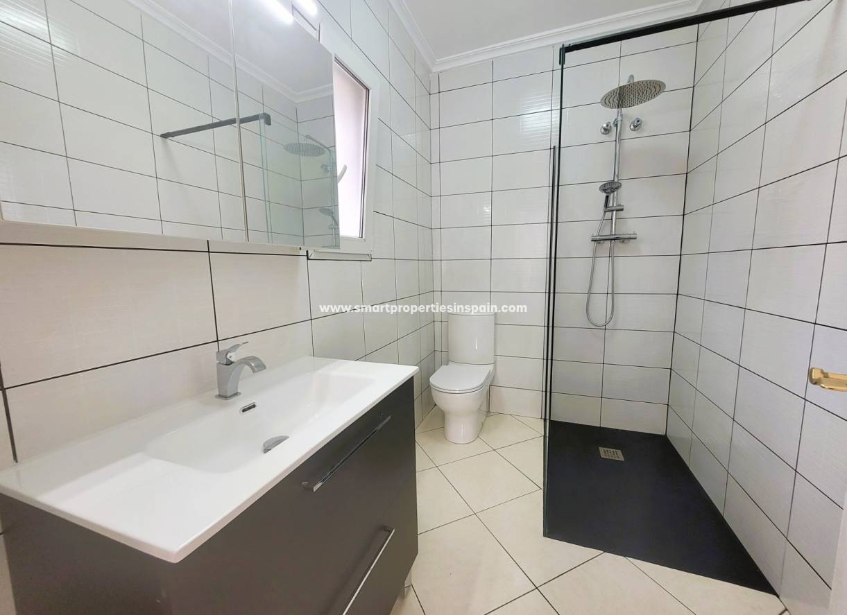 Wederverkoop - Detached Villa - La Marina - Urbanización La Marina