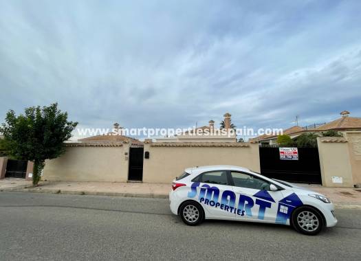 Wederverkoop - Detached Villa - La Marina - Urbanización La Marina