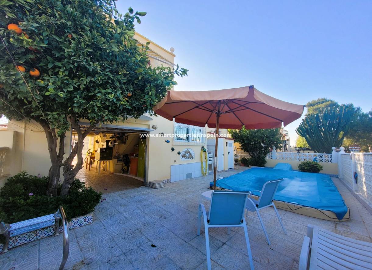Wederverkoop - Detached Villa - La Marina - Urbanización La Marina