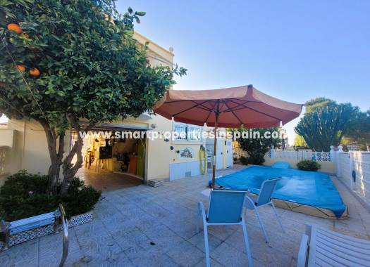 Wederverkoop - Detached Villa - La Marina - Urbanización La Marina