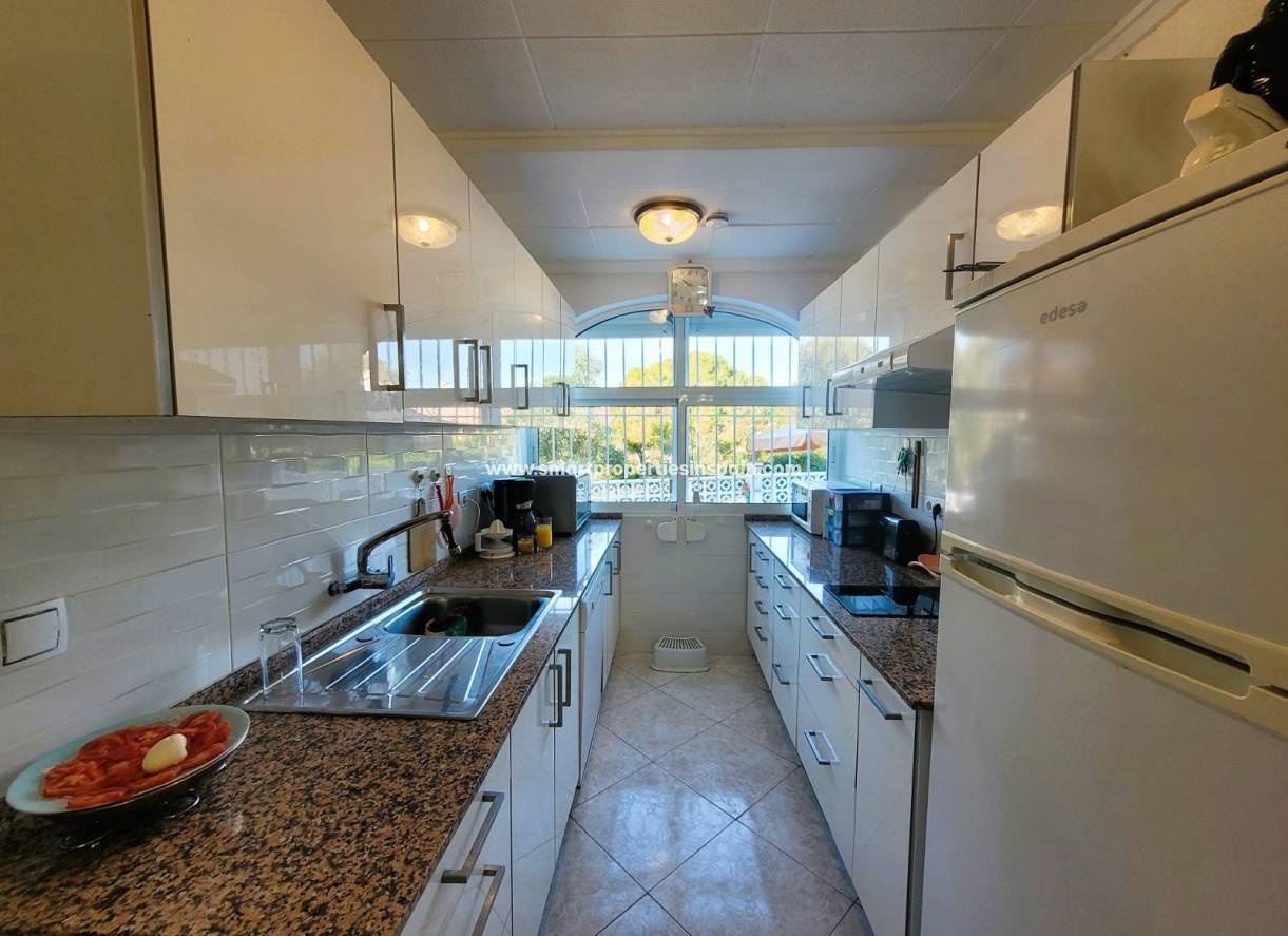Wederverkoop - Detached Villa - La Marina - Urbanización La Marina