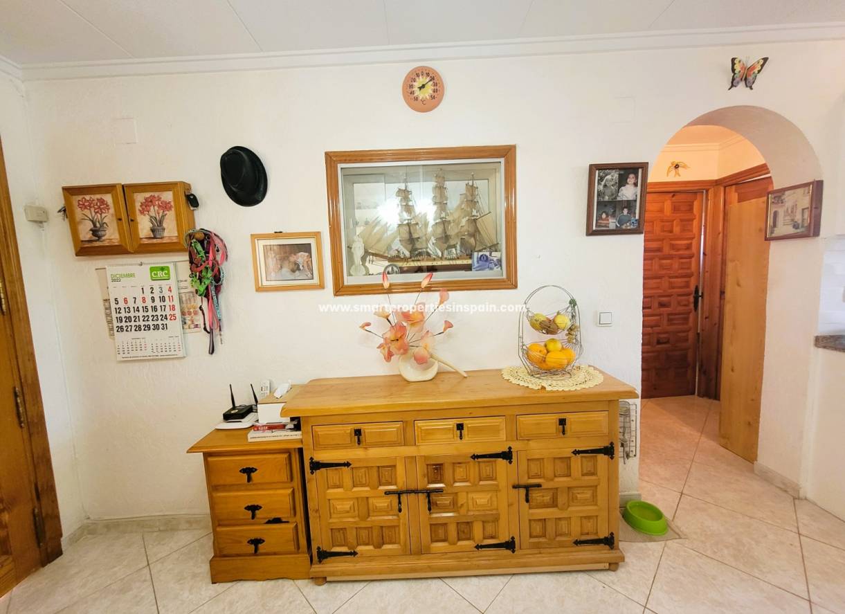 Wederverkoop - Detached Villa - La Marina - Urbanización La Marina