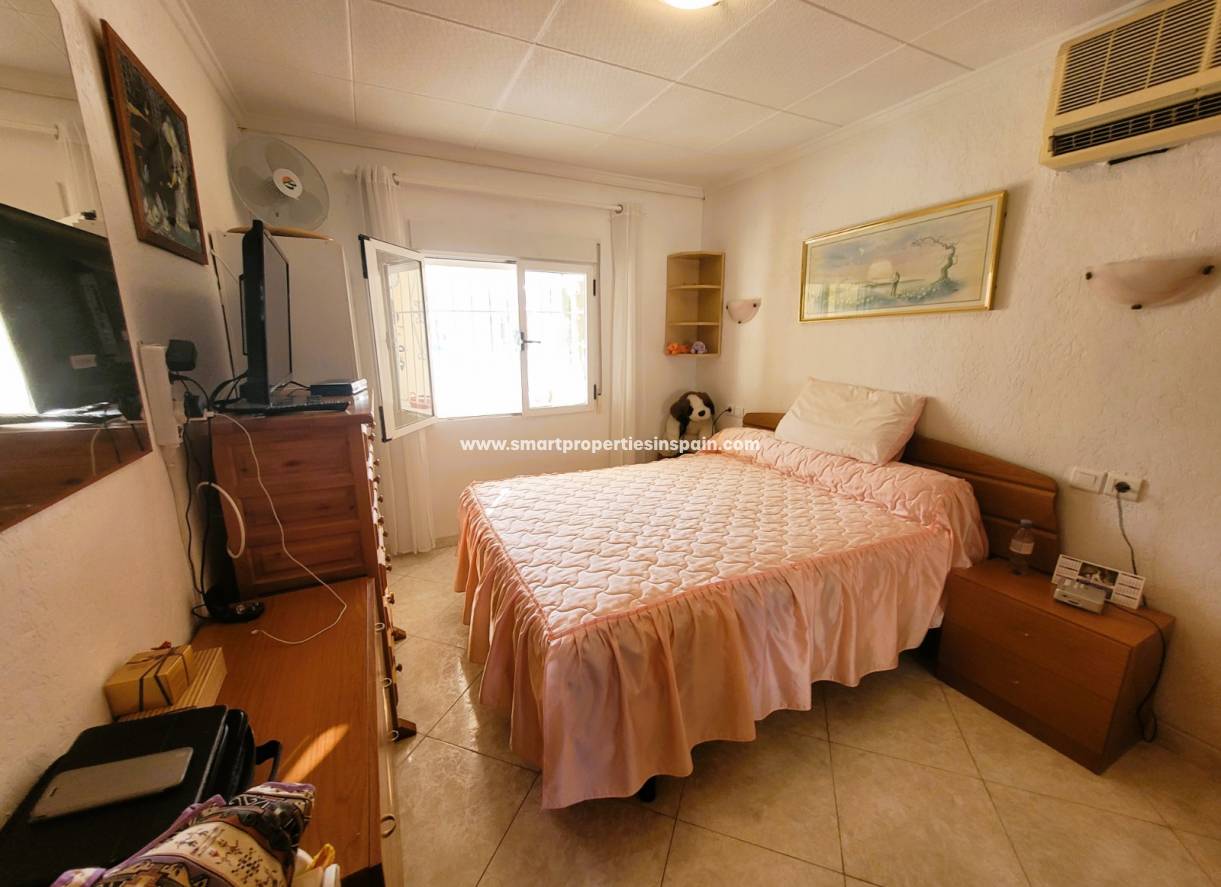 Wederverkoop - Detached Villa - La Marina - Urbanización La Marina