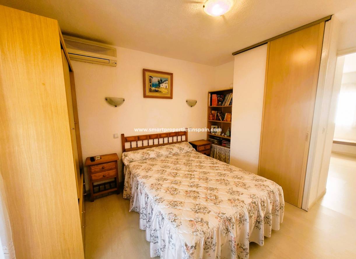 Wederverkoop - Detached Villa - La Marina - Urbanización La Marina