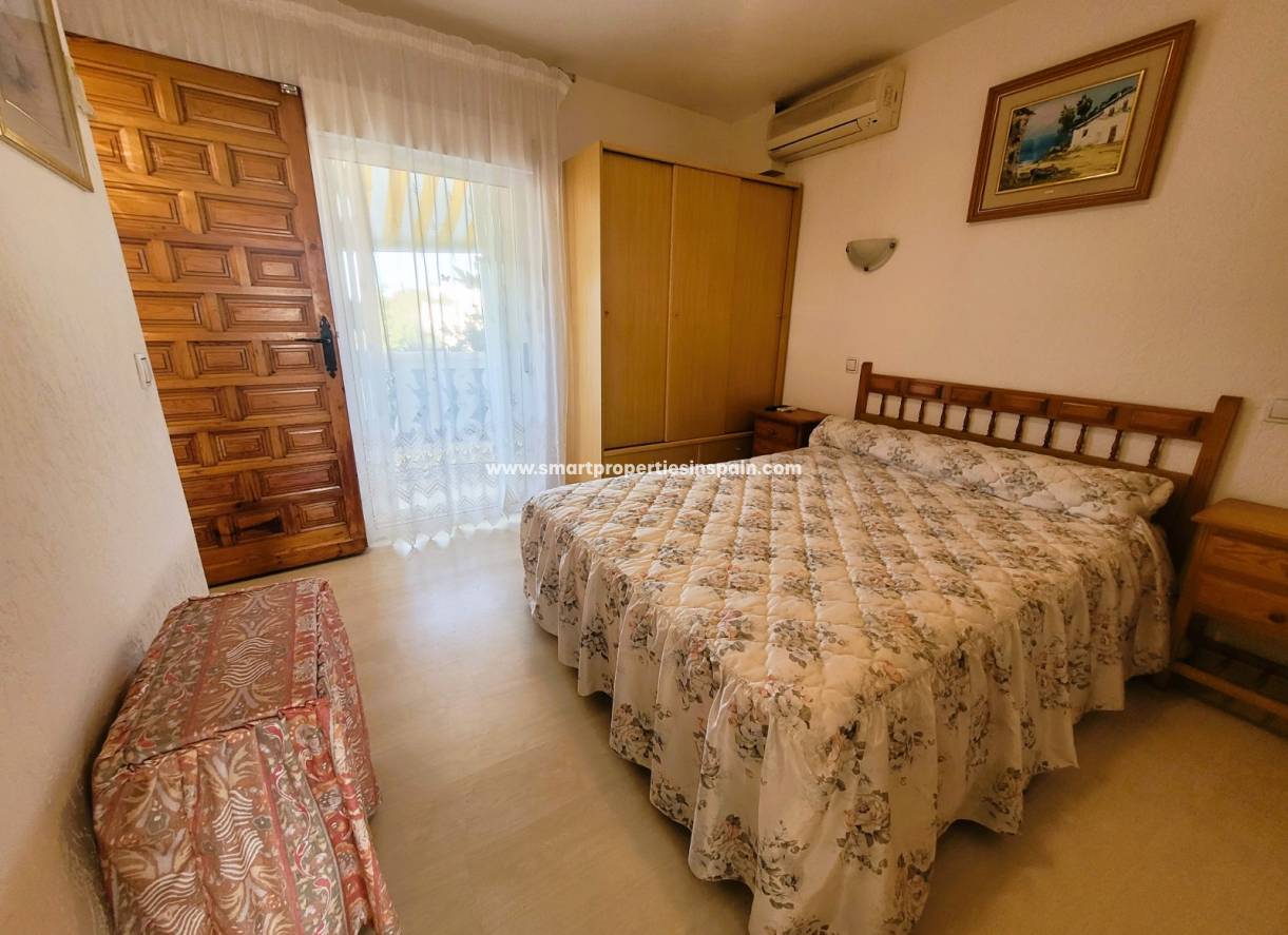 Wederverkoop - Detached Villa - La Marina - Urbanización La Marina