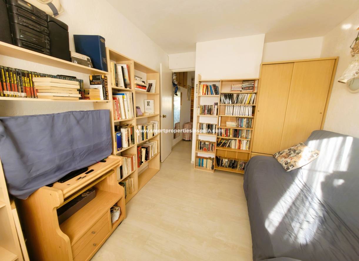 Wederverkoop - Detached Villa - La Marina - Urbanización La Marina