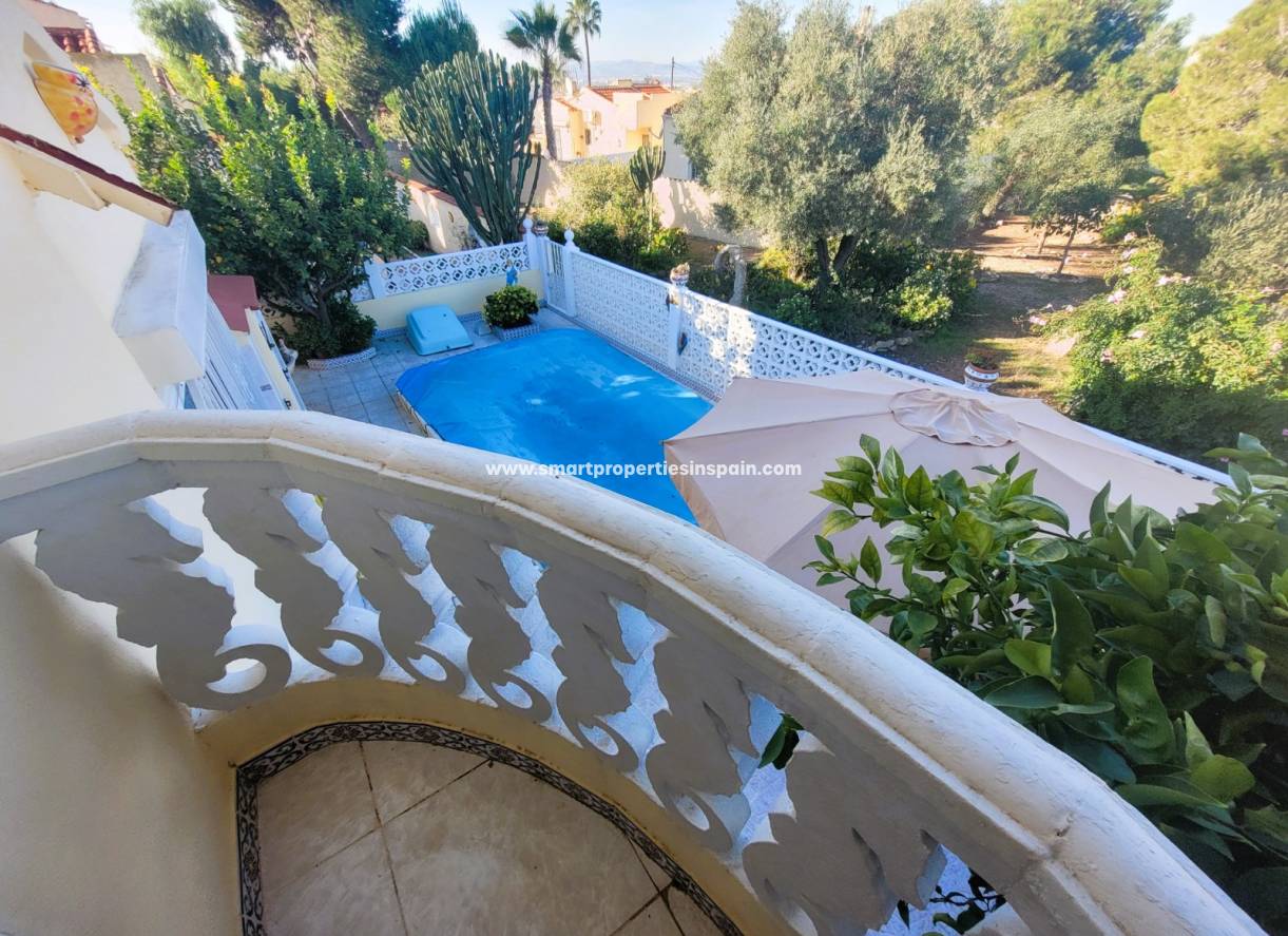 Wederverkoop - Detached Villa - La Marina - Urbanización La Marina