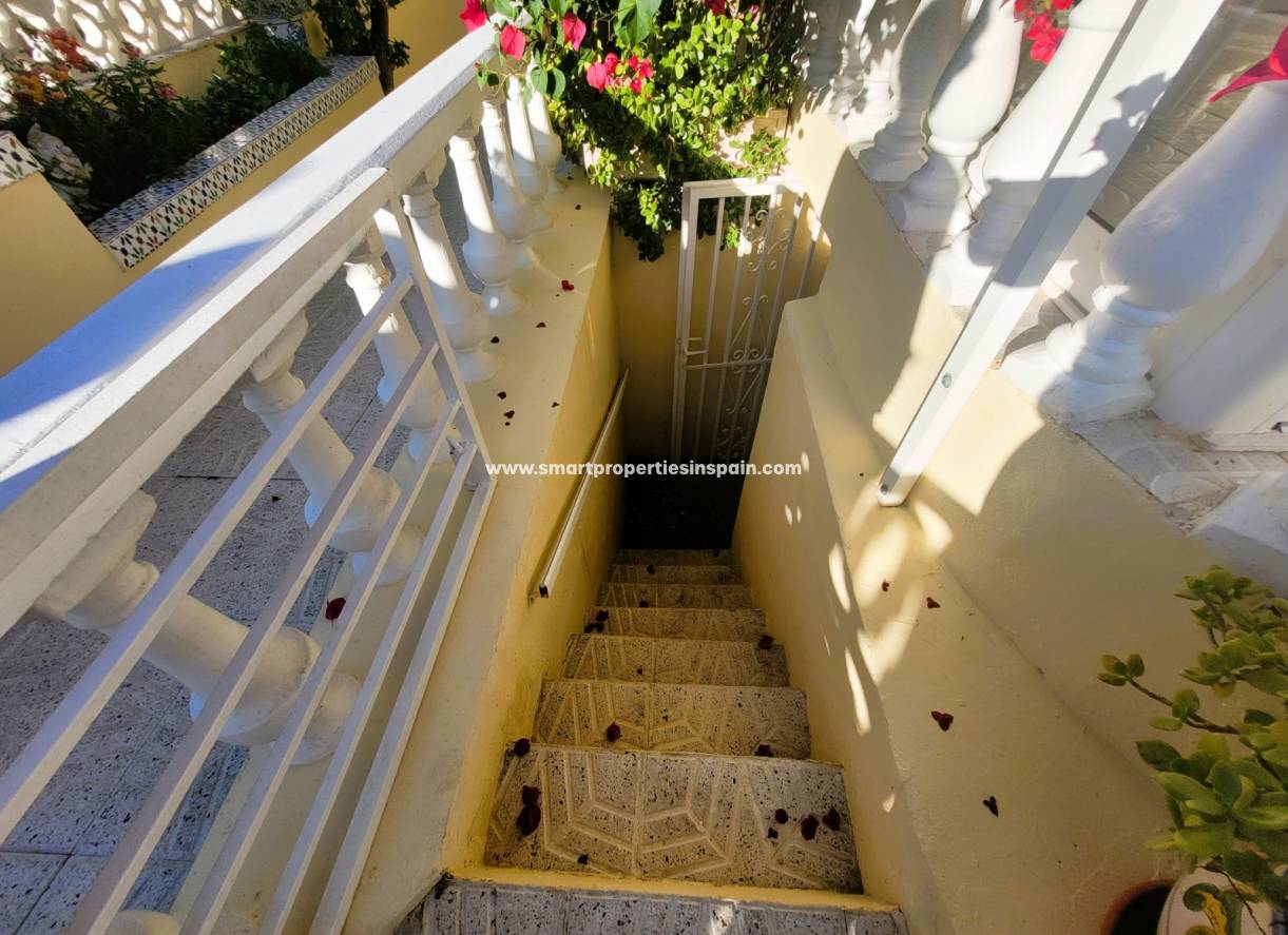 Wederverkoop - Detached Villa - La Marina - Urbanización La Marina