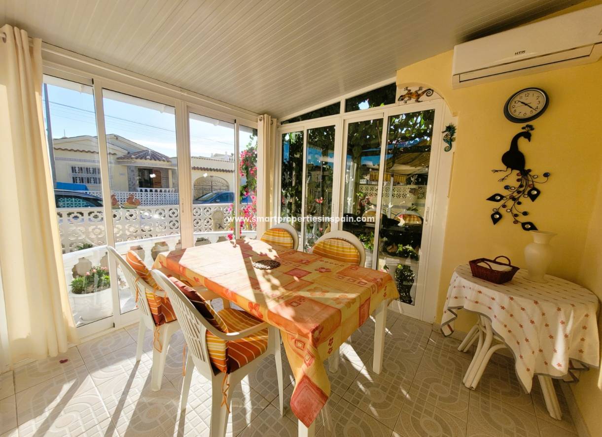 Wederverkoop - Detached Villa - La Marina - Urbanización La Marina